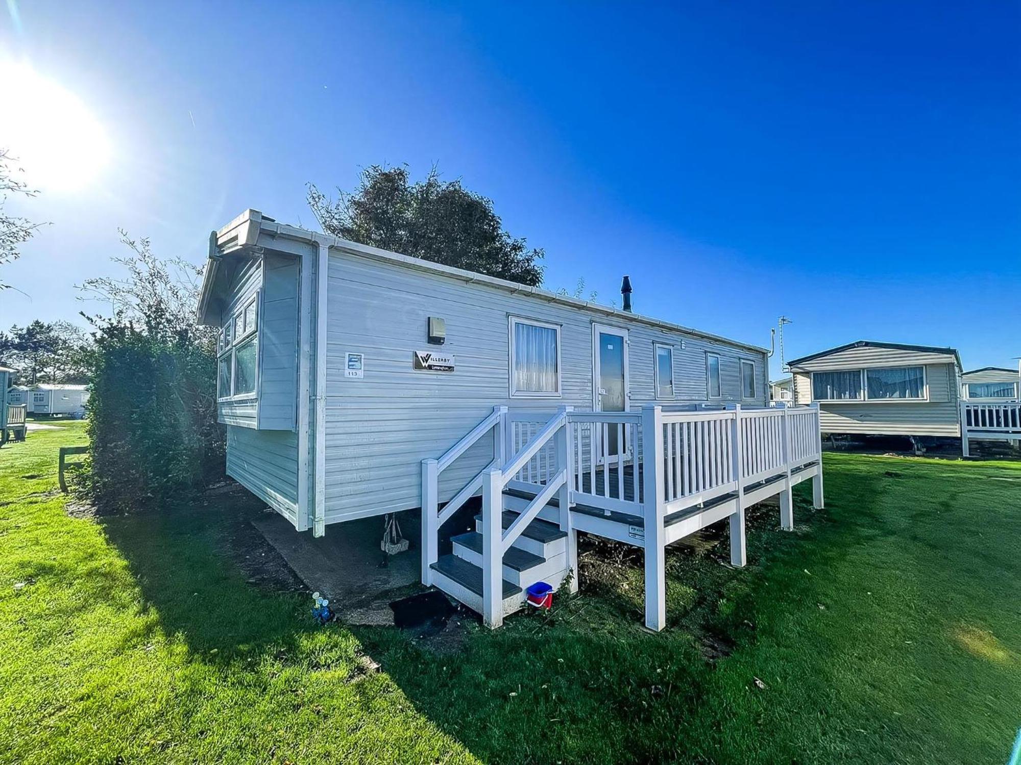 Lovely Caravan With Decking And Outside Furniture At Broadland Sands Ref 20113Bs Hopton on Sea ภายนอก รูปภาพ